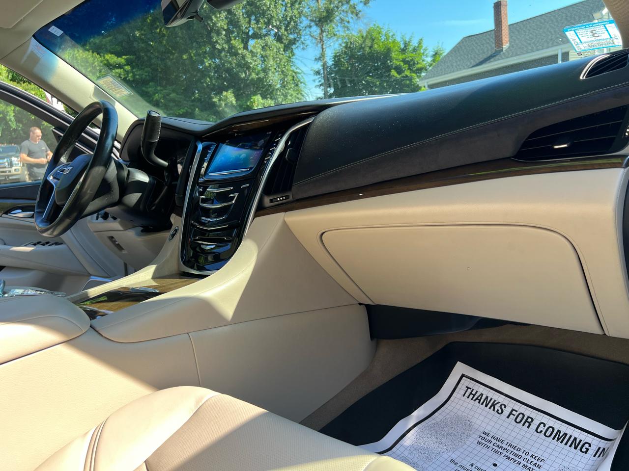 Cadillac Escalade ESV 4WD 4dr Premium Luxury 2018