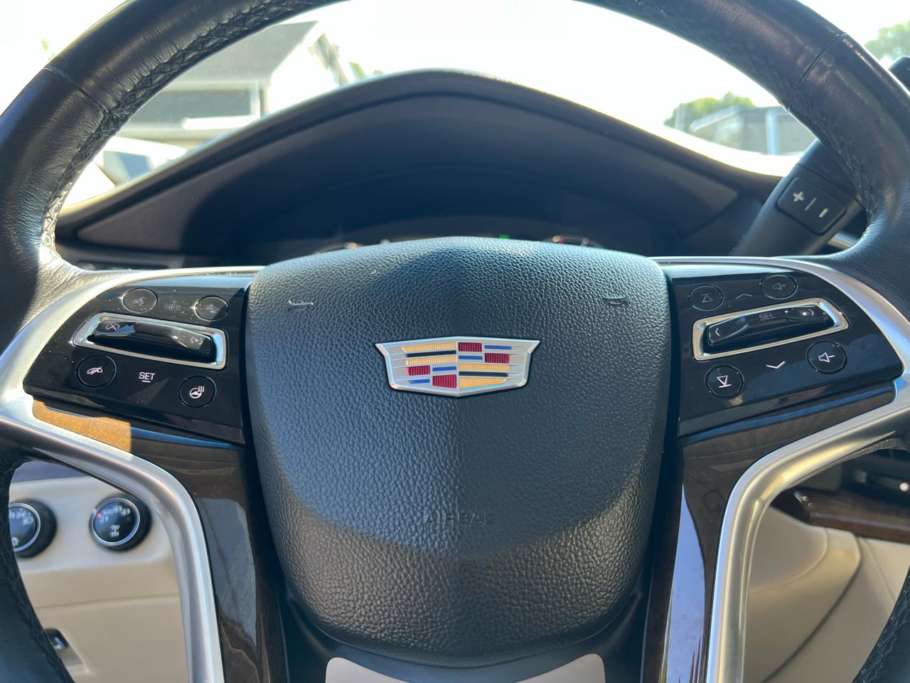 Cadillac Escalade ESV 4WD 4dr Premium Luxury 2018