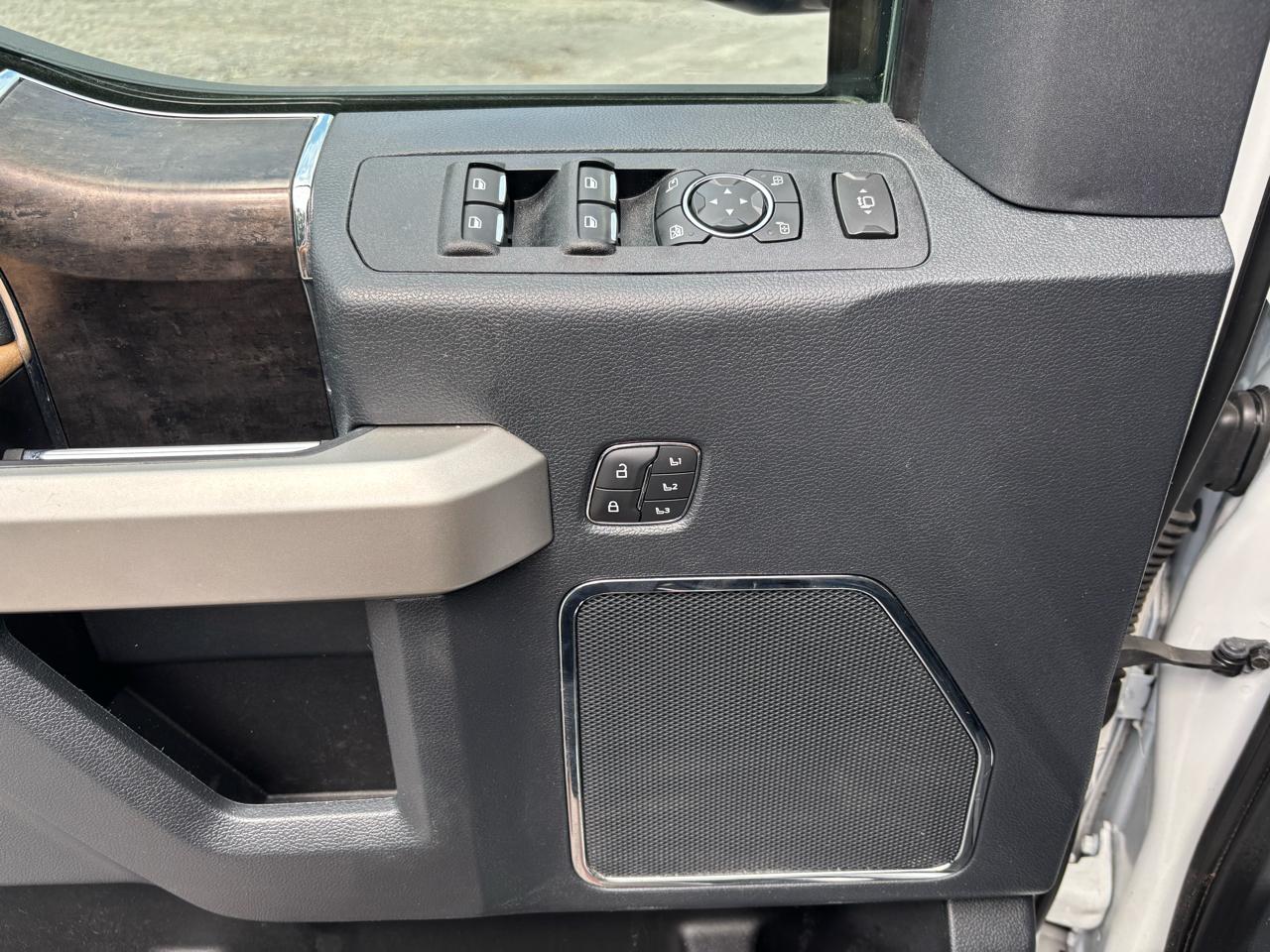 Ford Super Duty F-350 DRW  2022