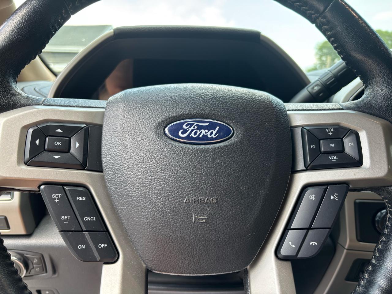 Ford Super Duty F-350 DRW  2022