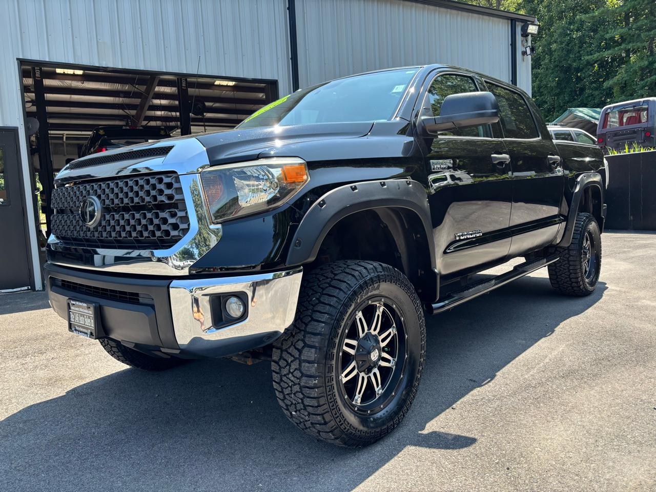 Toyota Tundra 4WD Truck CrewMax 5.7L FFV V8 6-Spd AT SR5 (Natl) 2014