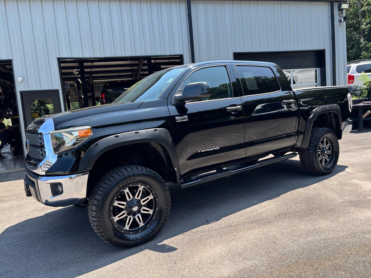 Toyota Tundra 4WD Truck CrewMax 5.7L FFV V8 6-Spd AT SR5 (Natl) 2014
