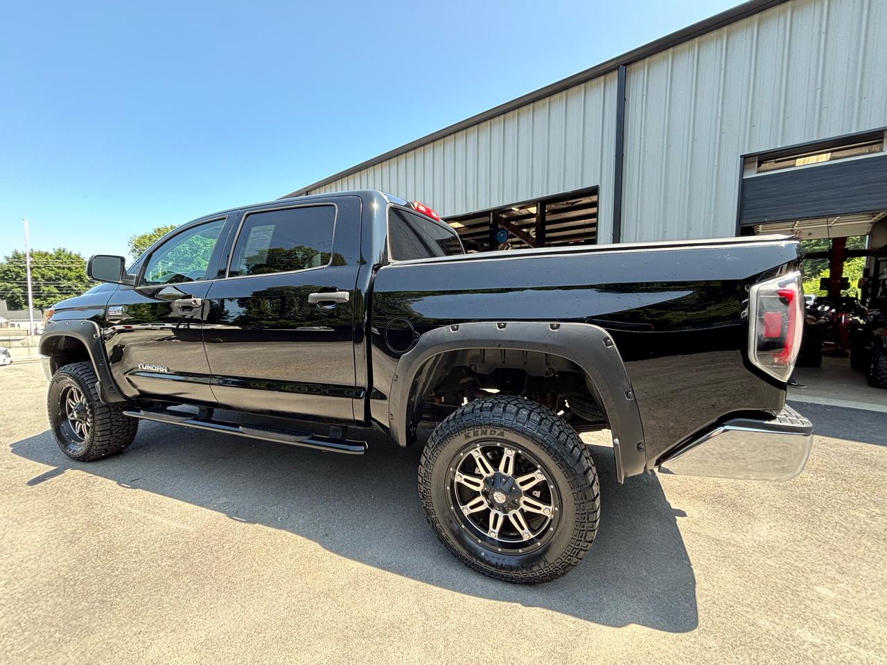 Toyota Tundra 4WD Truck CrewMax 5.7L FFV V8 6-Spd AT SR5 (Natl) 2014