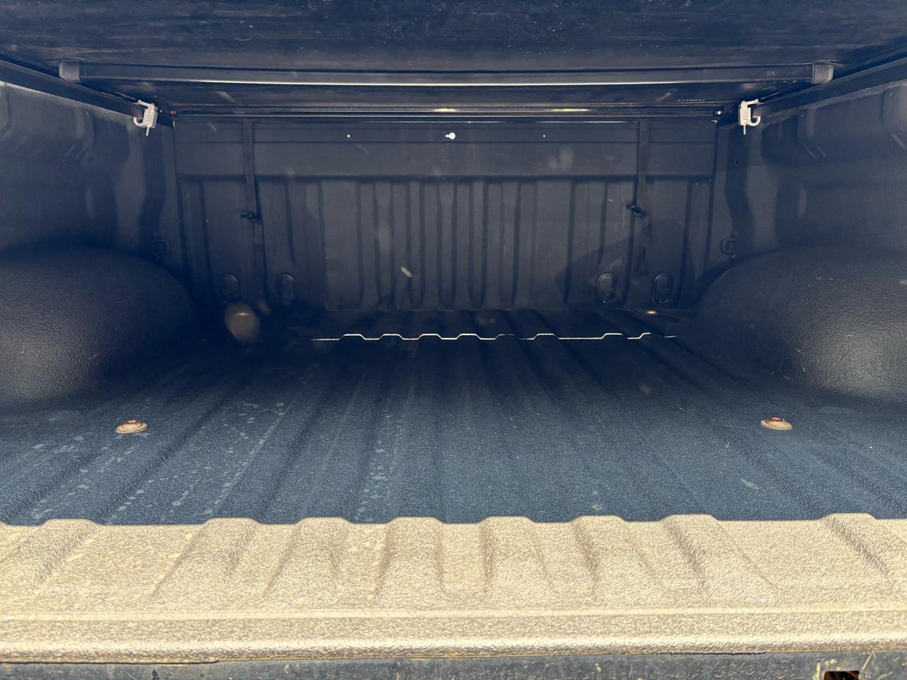 Toyota Tundra 4WD Truck CrewMax 5.7L FFV V8 6-Spd AT SR5 (Natl) 2014