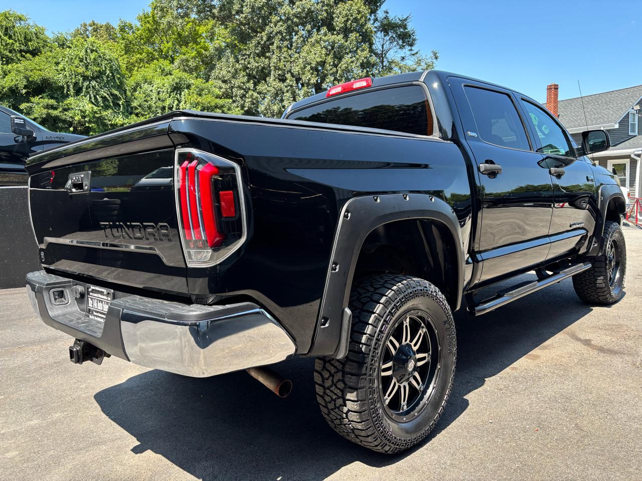 Toyota Tundra 4WD Truck CrewMax 5.7L FFV V8 6-Spd AT SR5 (Natl) 2014