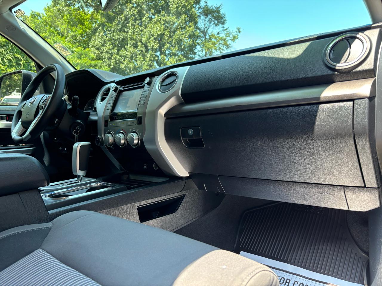 Toyota Tundra 4WD Truck CrewMax 5.7L FFV V8 6-Spd AT SR5 (Natl) 2014