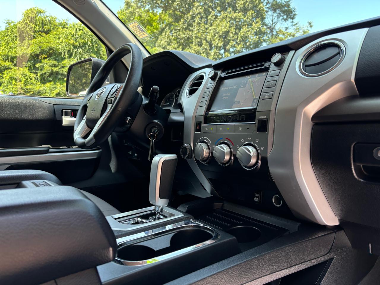 Toyota Tundra 4WD Truck CrewMax 5.7L FFV V8 6-Spd AT SR5 (Natl) 2014