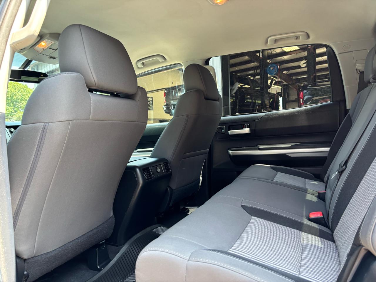 Toyota Tundra 4WD Truck CrewMax 5.7L FFV V8 6-Spd AT SR5 (Natl) 2014