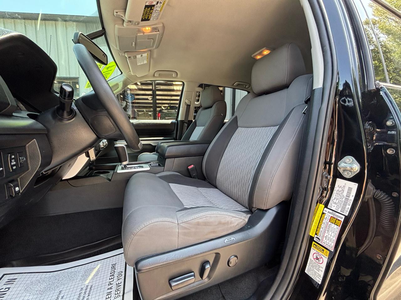 Toyota Tundra 4WD Truck CrewMax 5.7L FFV V8 6-Spd AT SR5 (Natl) 2014