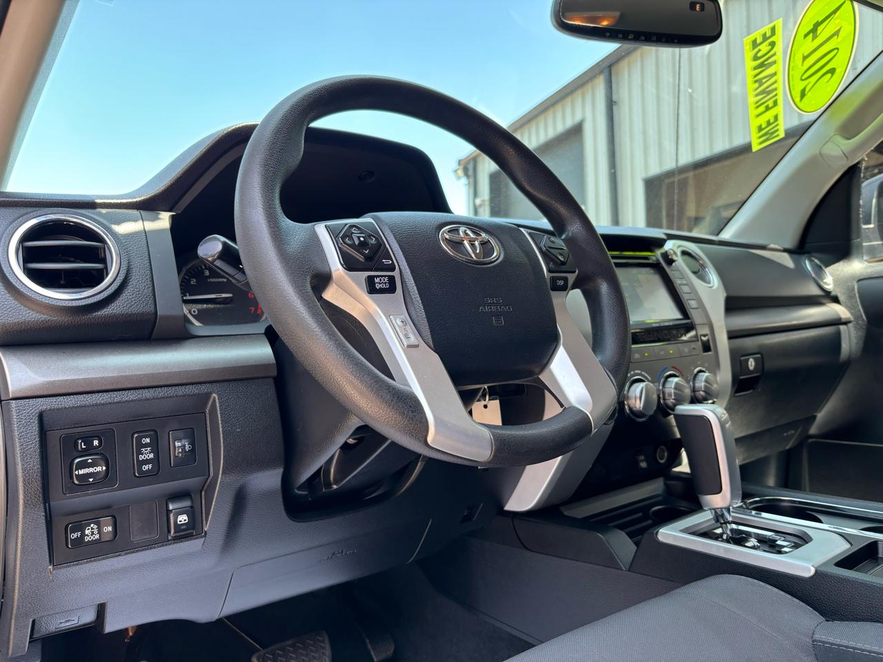 Toyota Tundra 4WD Truck CrewMax 5.7L FFV V8 6-Spd AT SR5 (Natl) 2014