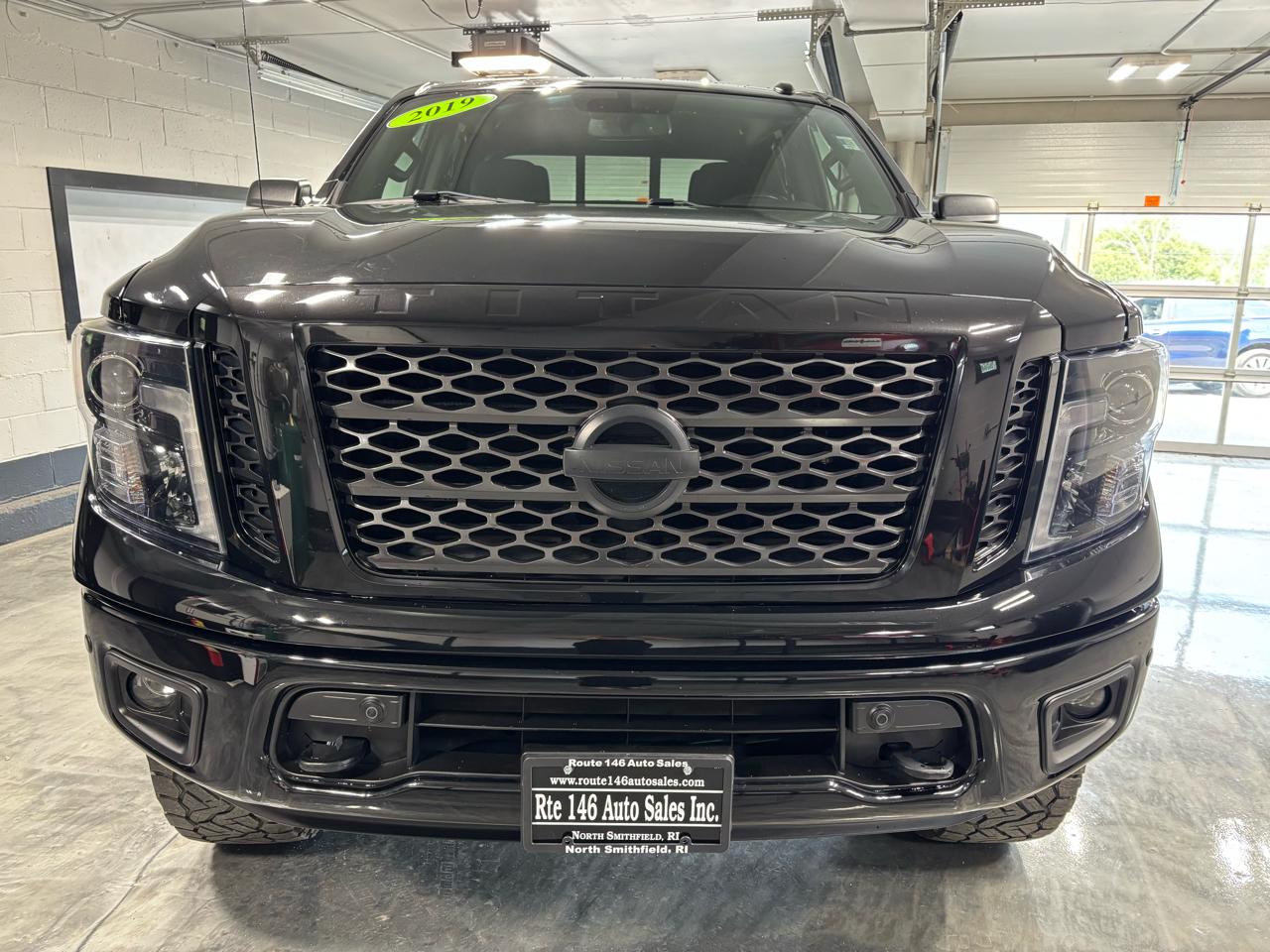 Nissan Titan 4x4 Crew Cab SV 2019