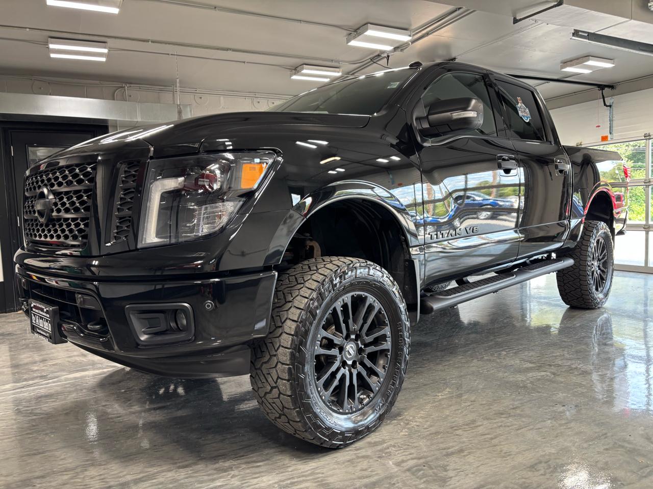 Nissan Titan 4x4 Crew Cab SV 2019