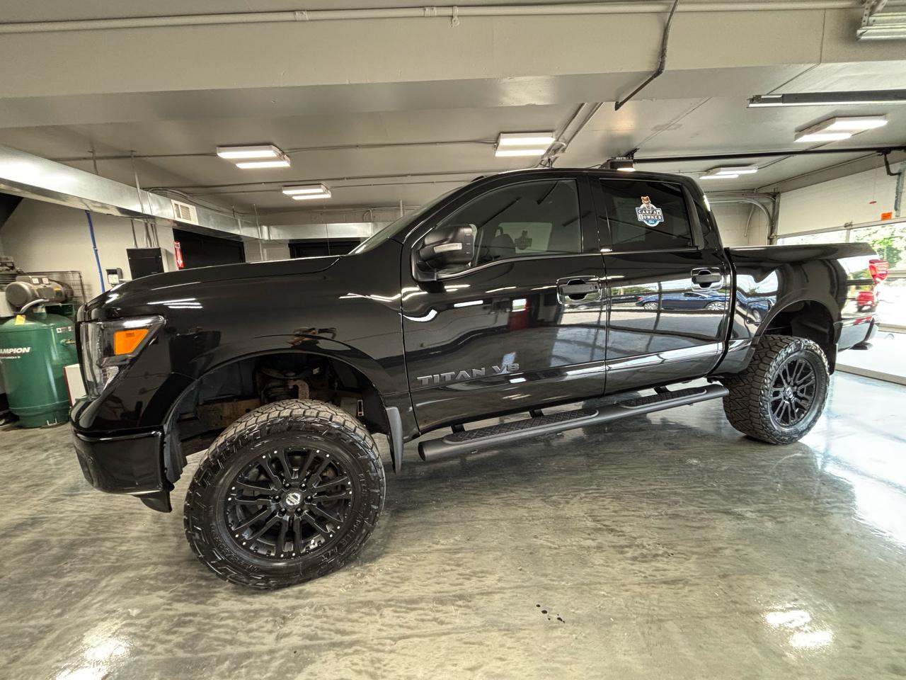 Nissan Titan 4x4 Crew Cab SV 2019