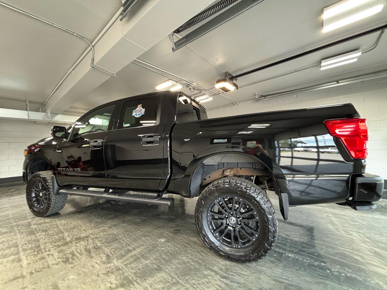 Nissan Titan 4x4 Crew Cab SV 2019
