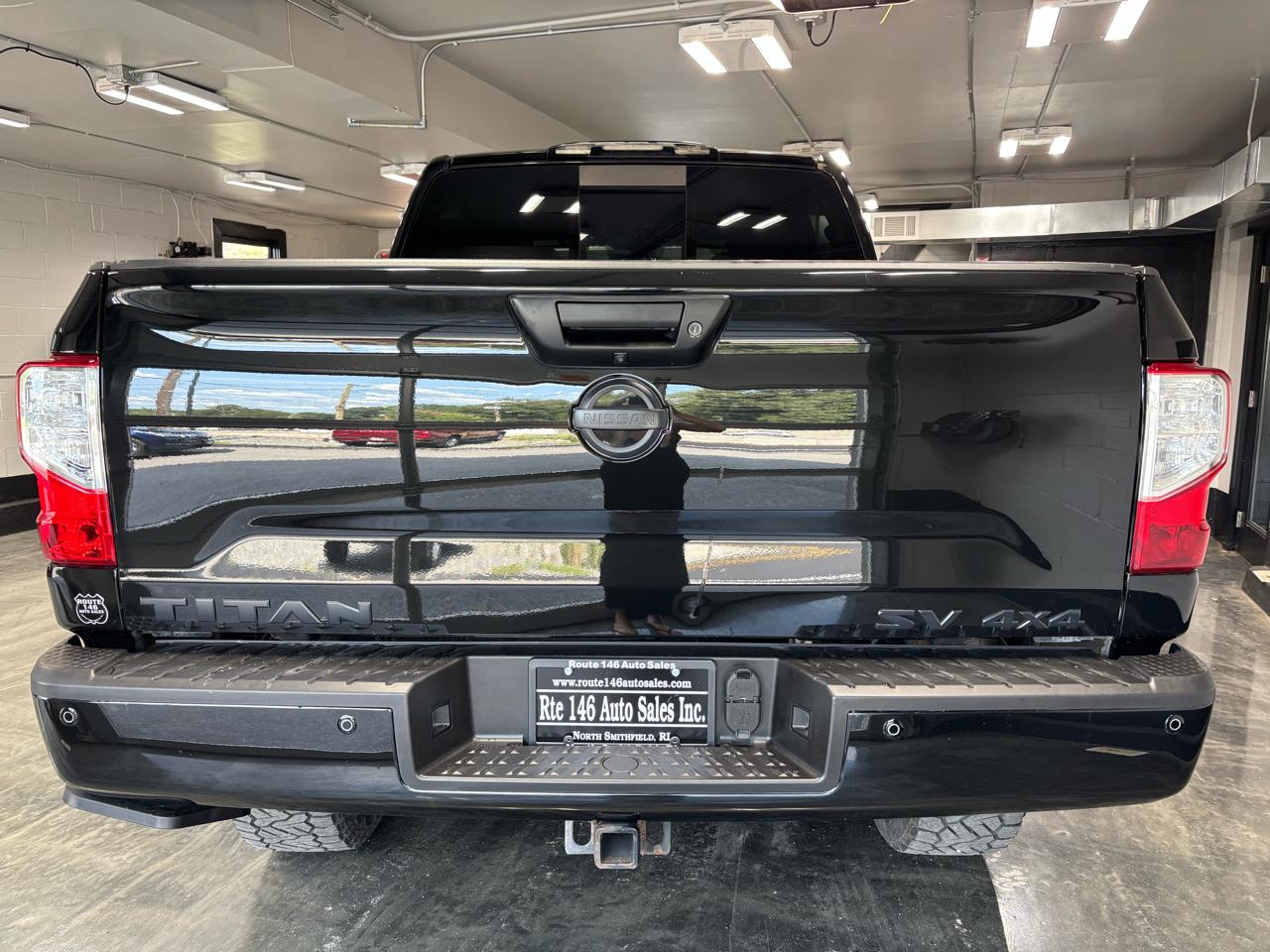 Nissan Titan 4x4 Crew Cab SV 2019