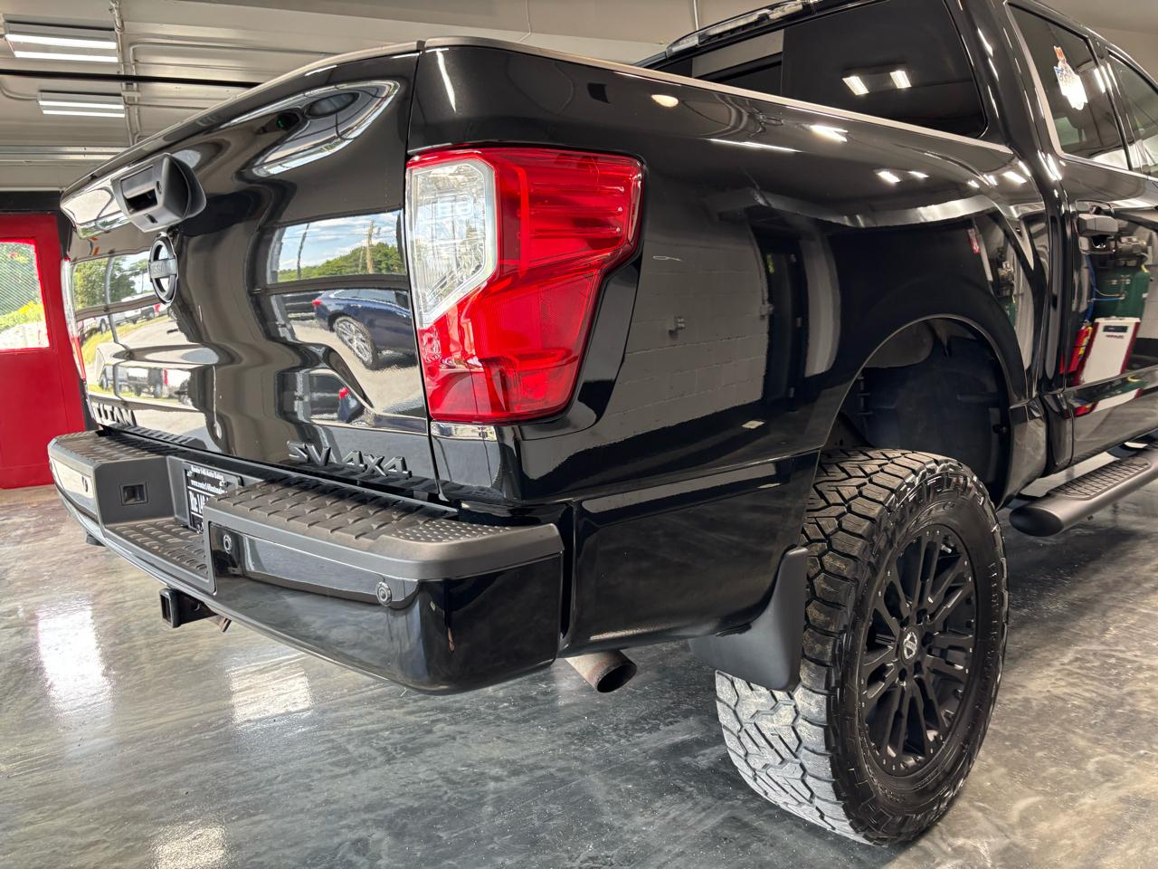 Nissan Titan 4x4 Crew Cab SV 2019
