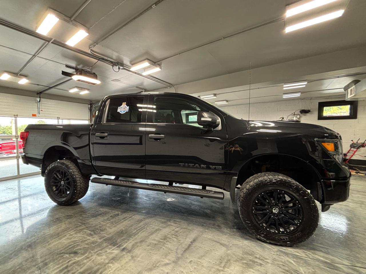 Nissan Titan 4x4 Crew Cab SV 2019
