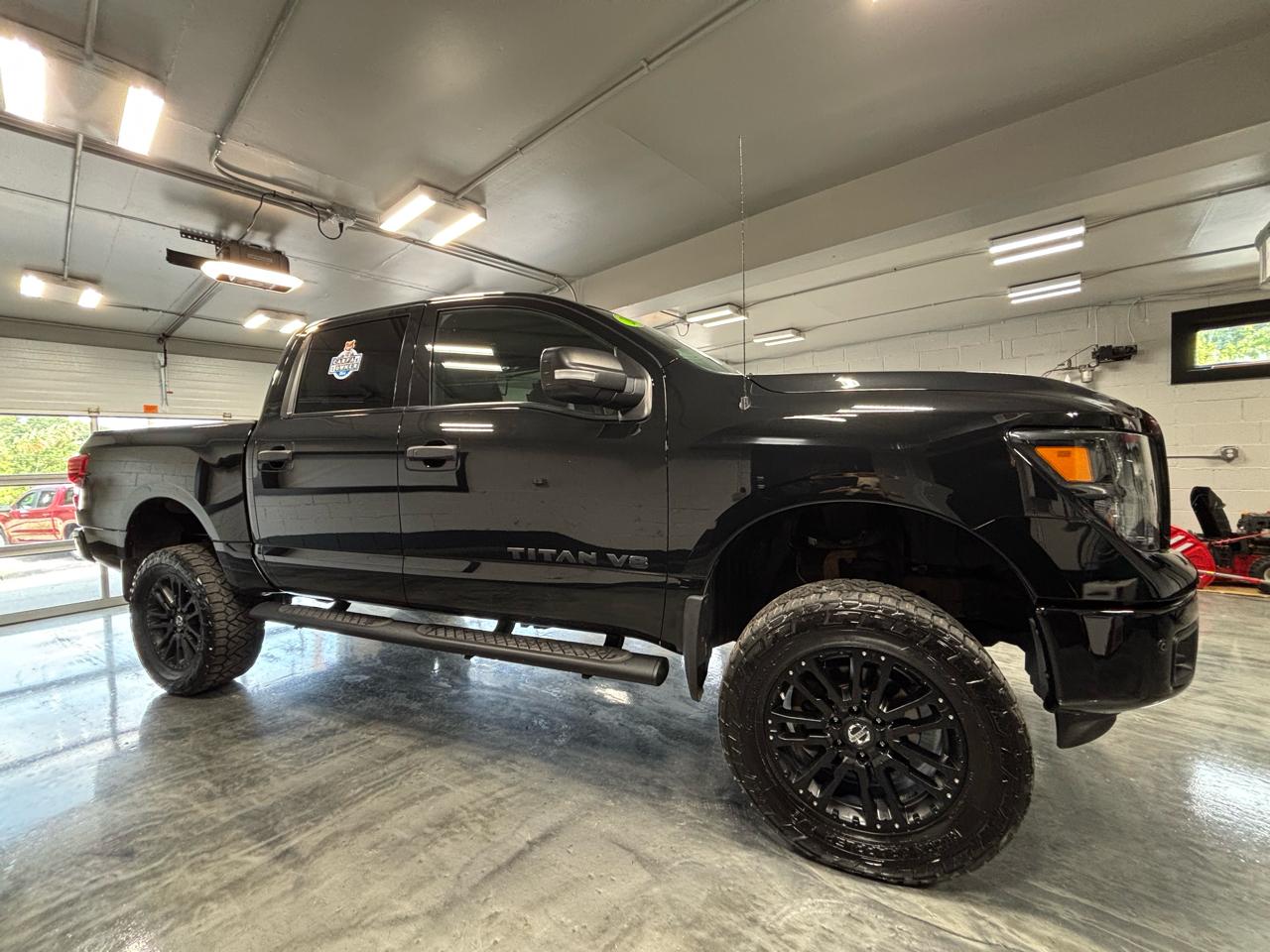 Nissan Titan 4x4 Crew Cab SV 2019