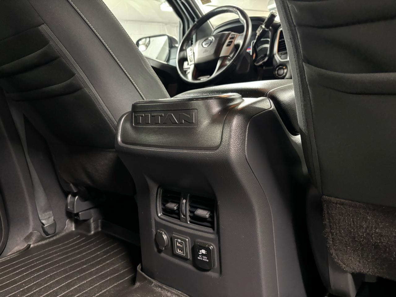 Nissan Titan 4x4 Crew Cab SV 2019