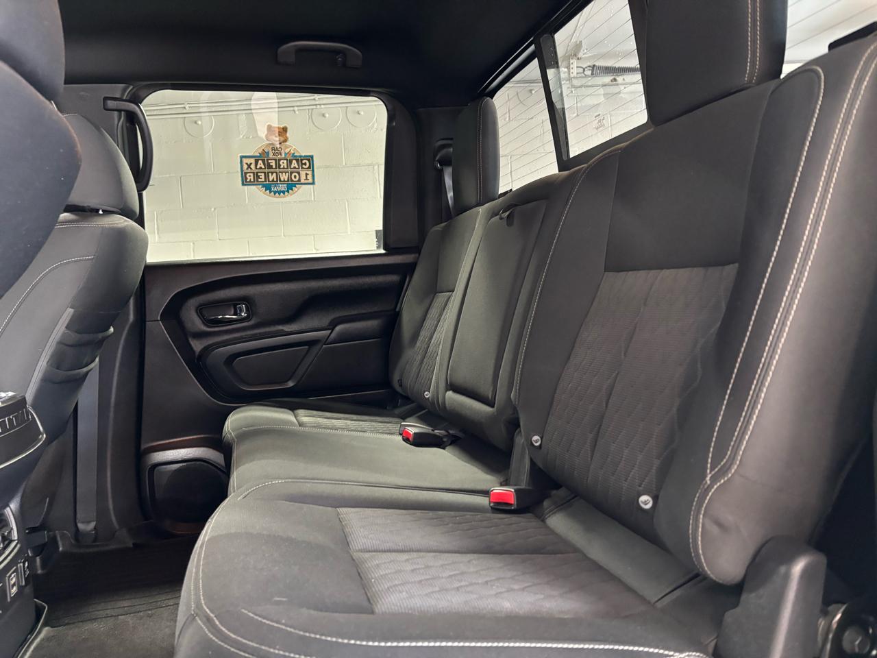 Nissan Titan 4x4 Crew Cab SV 2019