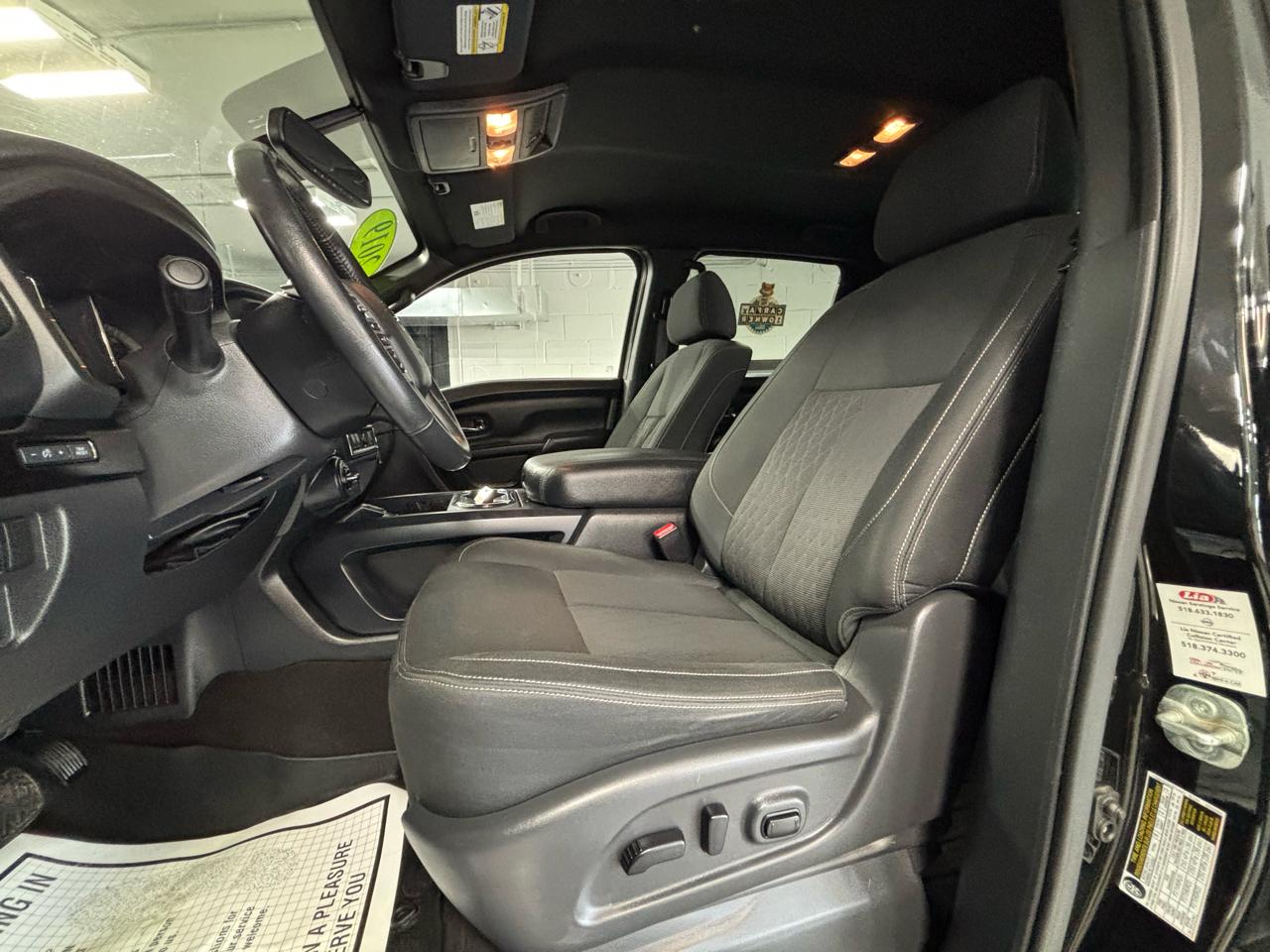 Nissan Titan 4x4 Crew Cab SV 2019