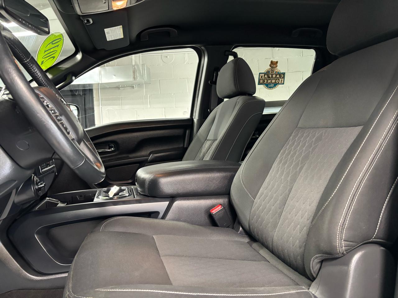 Nissan Titan 4x4 Crew Cab SV 2019