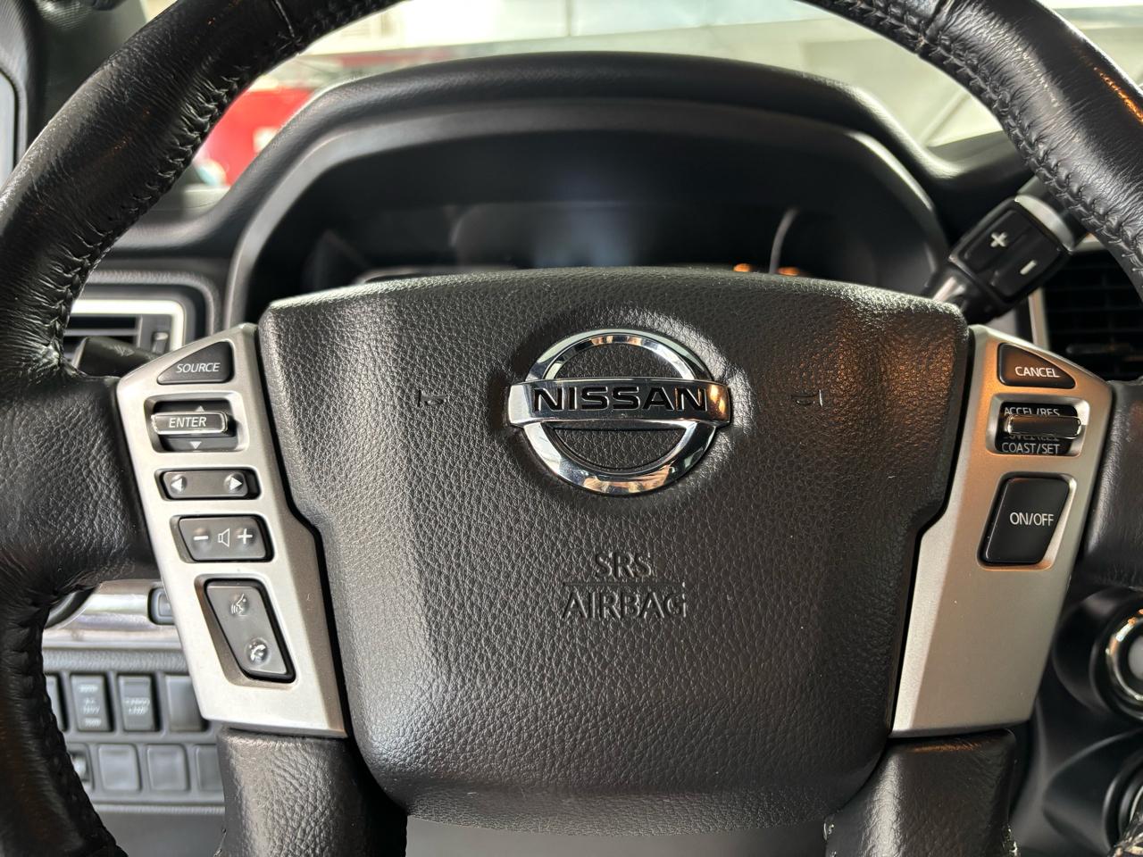 Nissan Titan 4x4 Crew Cab SV 2019