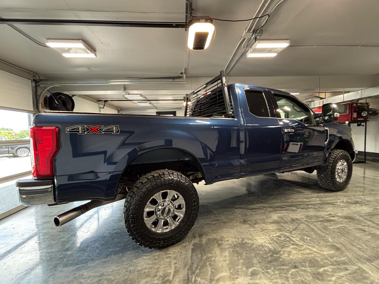 Ford Super Duty F-350 SRW  2017