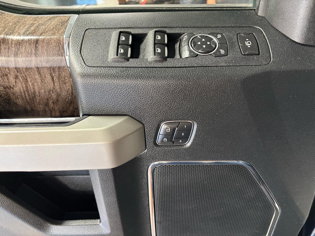Ford Super Duty F-350 SRW  2017