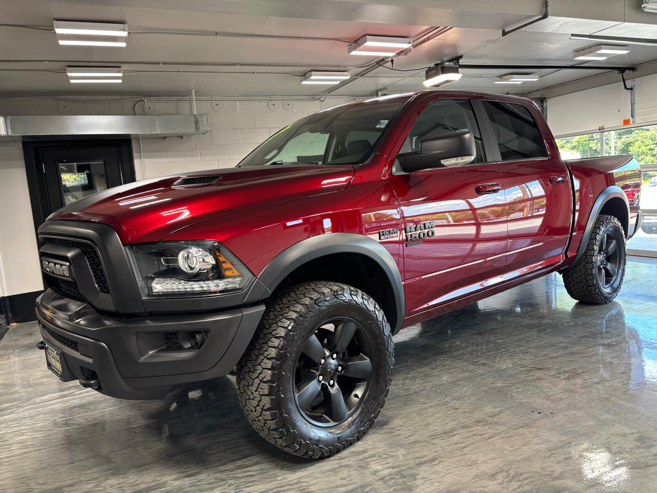 RAM 1500 Classic Warlock 4x4 Crew Cab 5'7" Box 2019