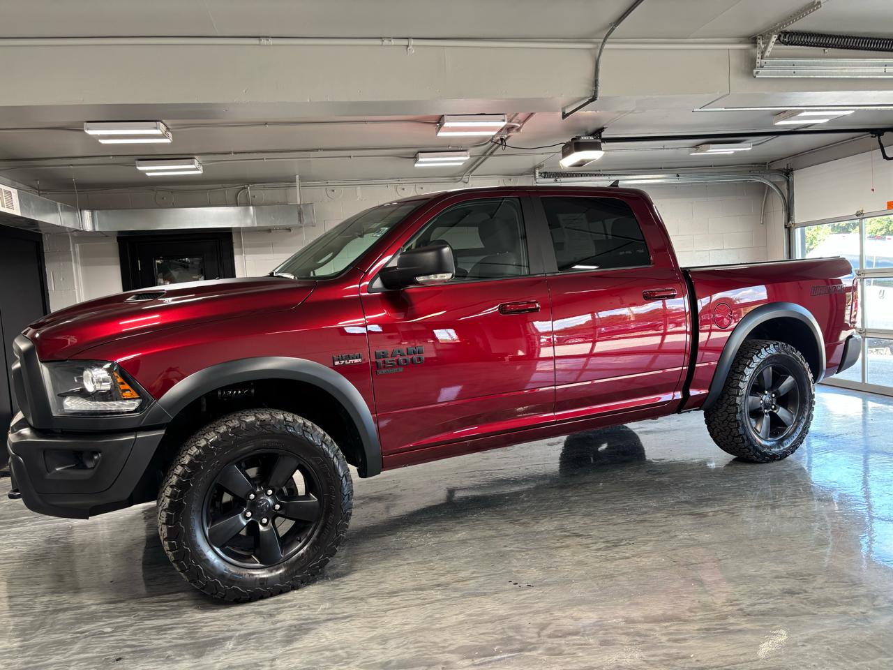 RAM 1500 Classic Warlock 4x4 Crew Cab 5'7" Box 2019
