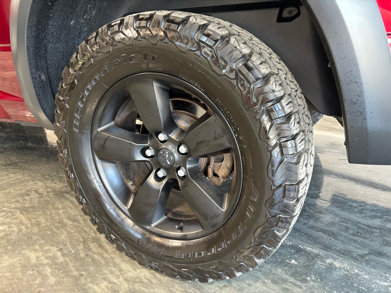 RAM 1500 Classic Warlock 4x4 Crew Cab 5'7" Box 2019