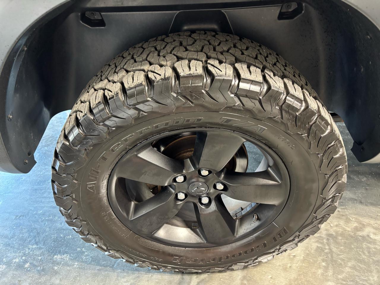 RAM 1500 Classic Warlock 4x4 Crew Cab 5'7" Box 2019
