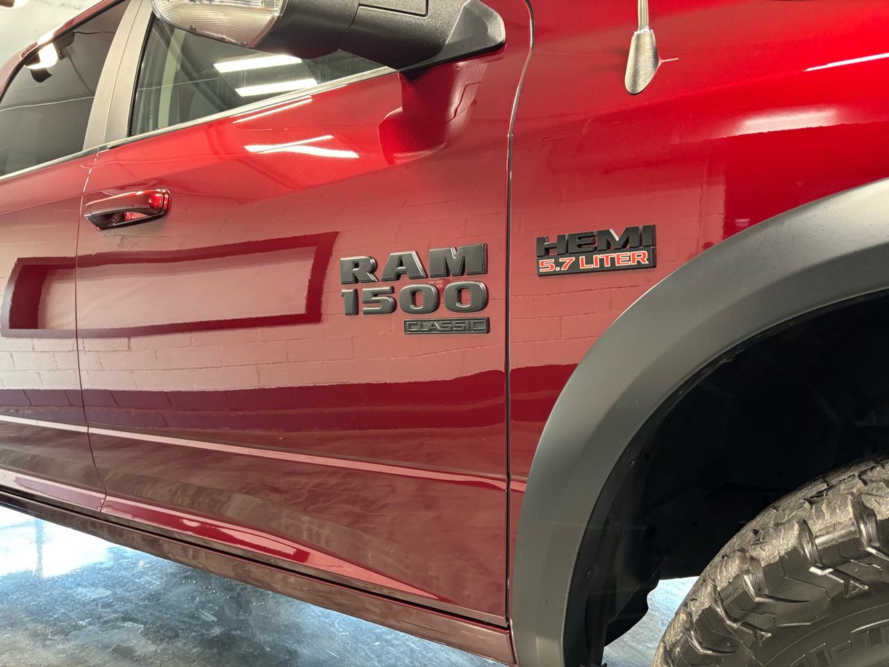 RAM 1500 Classic Warlock 4x4 Crew Cab 5'7" Box 2019