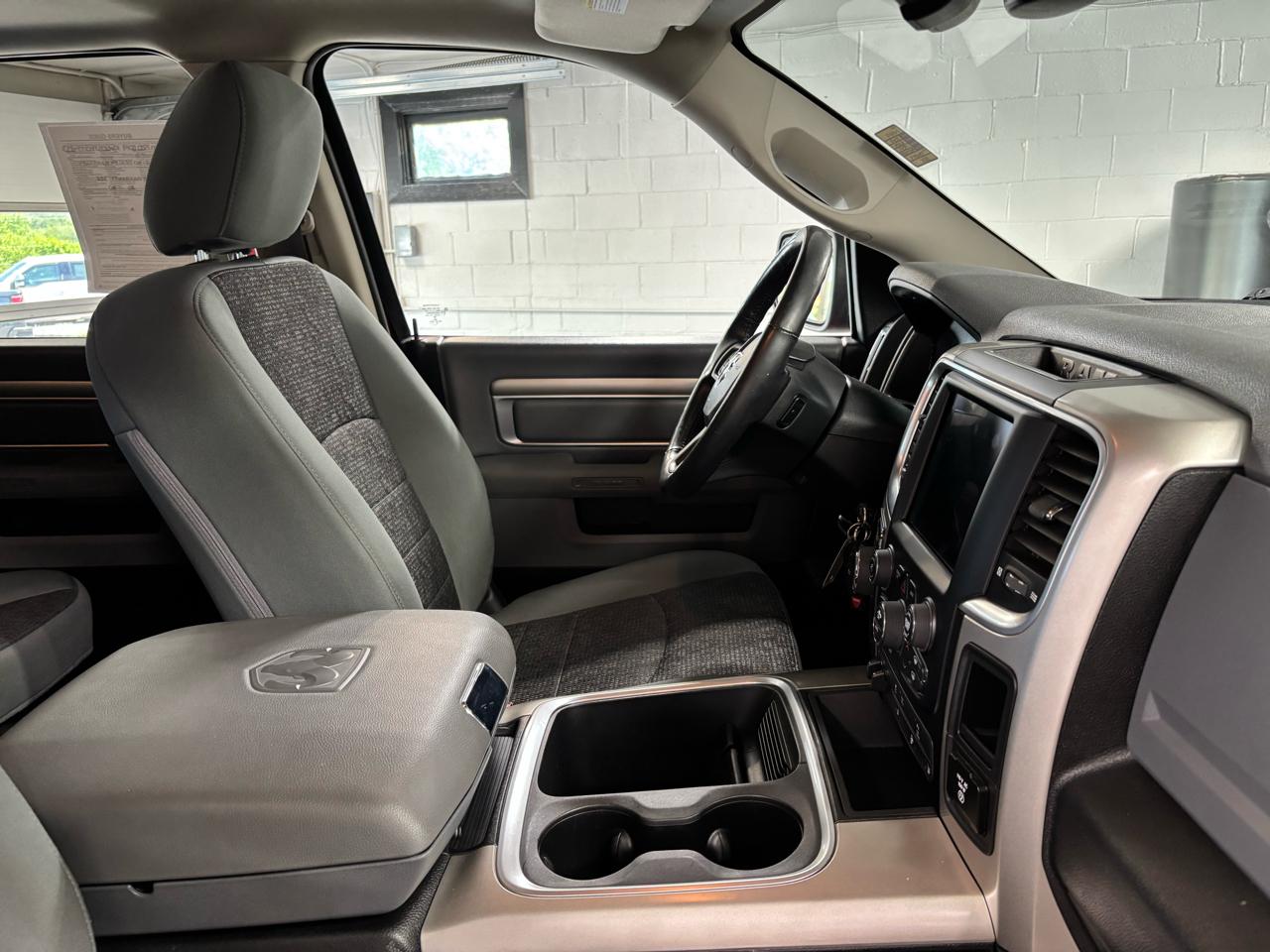 RAM 1500 Classic Warlock 4x4 Crew Cab 5'7" Box 2019