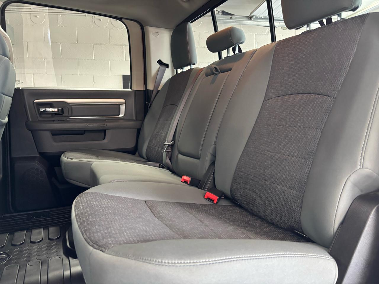 RAM 1500 Classic Warlock 4x4 Crew Cab 5'7" Box 2019