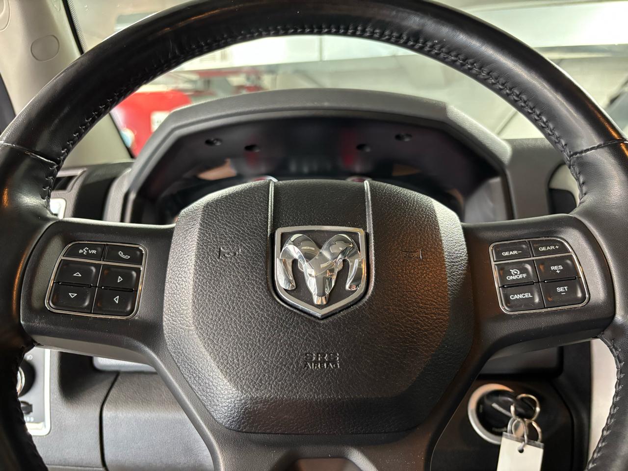 RAM 1500 Classic Warlock 4x4 Crew Cab 5'7" Box 2019