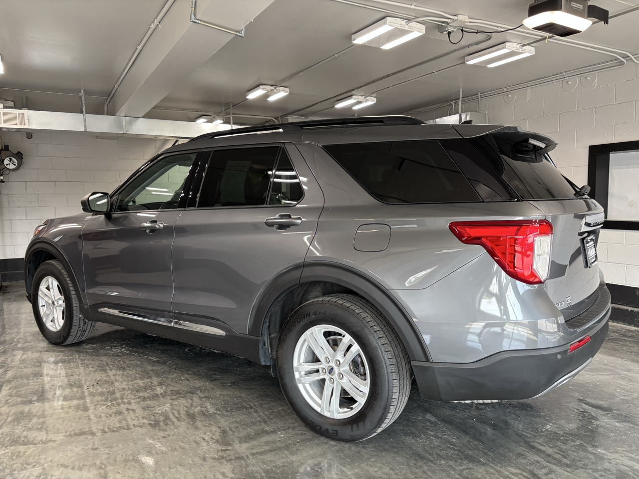 Ford Explorer XLT 4WD 2021