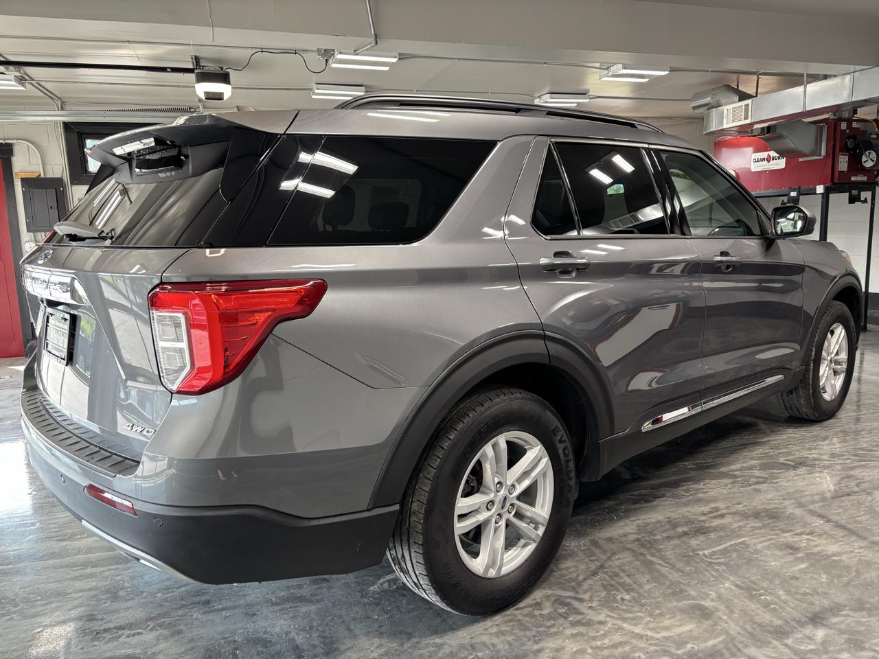 Ford Explorer XLT 4WD 2021