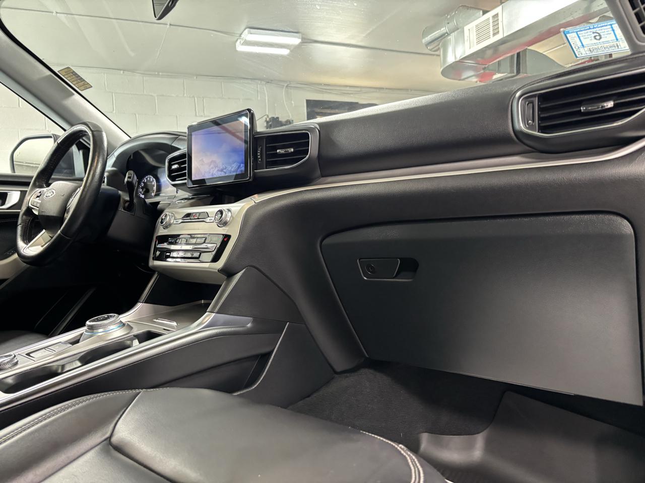 Ford Explorer XLT 4WD 2021
