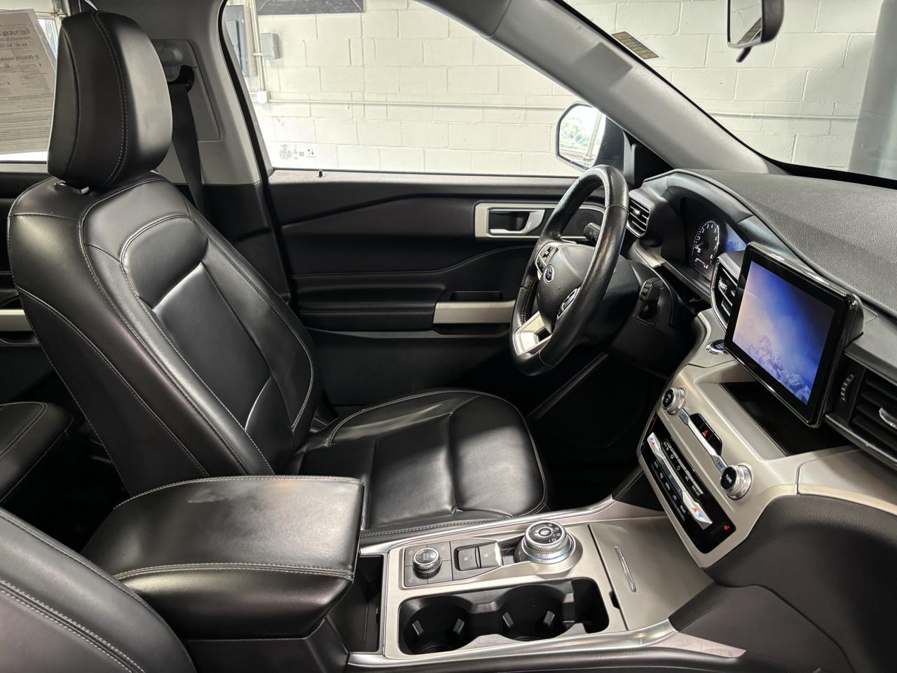 Ford Explorer XLT 4WD 2021