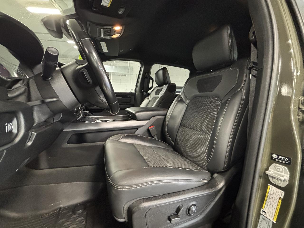 RAM 1500 Big Horn 4x4 Crew Cab 5'7" Box 2021