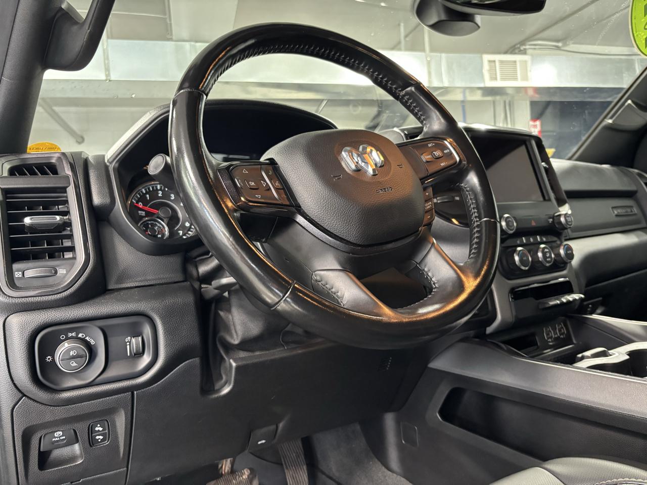 RAM 1500 Big Horn 4x4 Crew Cab 5'7" Box 2021