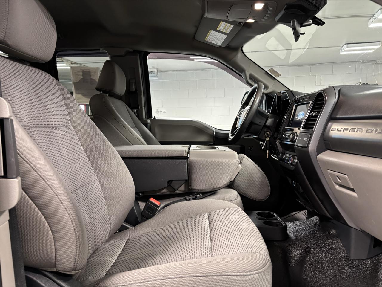 Ford Super Duty F-250 SRW XLT 4WD SuperCab 8' Box 2022