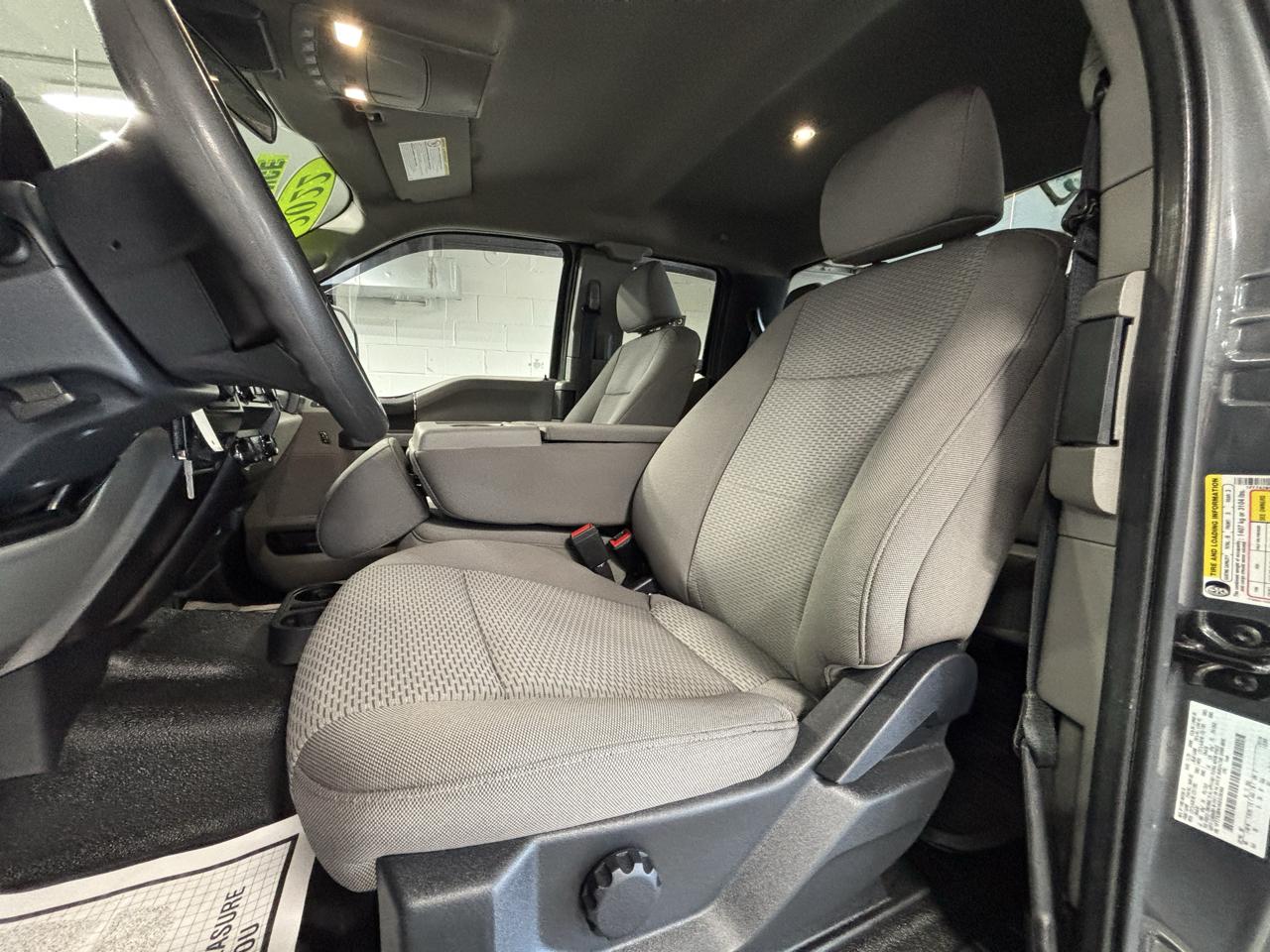 Ford Super Duty F-250 SRW XLT 4WD SuperCab 8' Box 2022