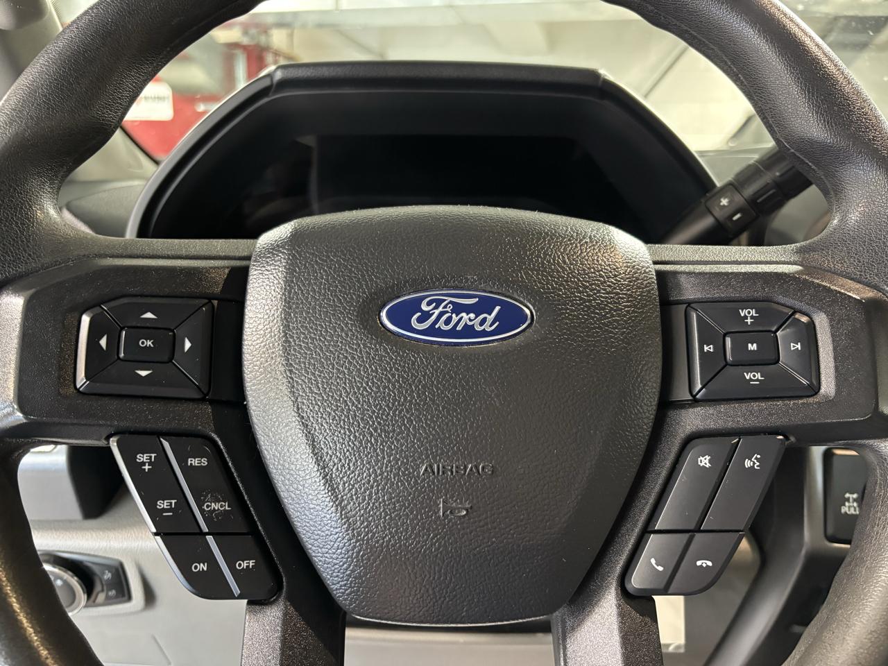 Ford Super Duty F-250 SRW XLT 4WD SuperCab 8' Box 2022