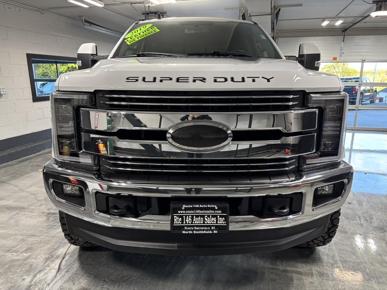Ford Super Duty F-250 SRW Lariat 4WD Crew Cab 8' Box 2019