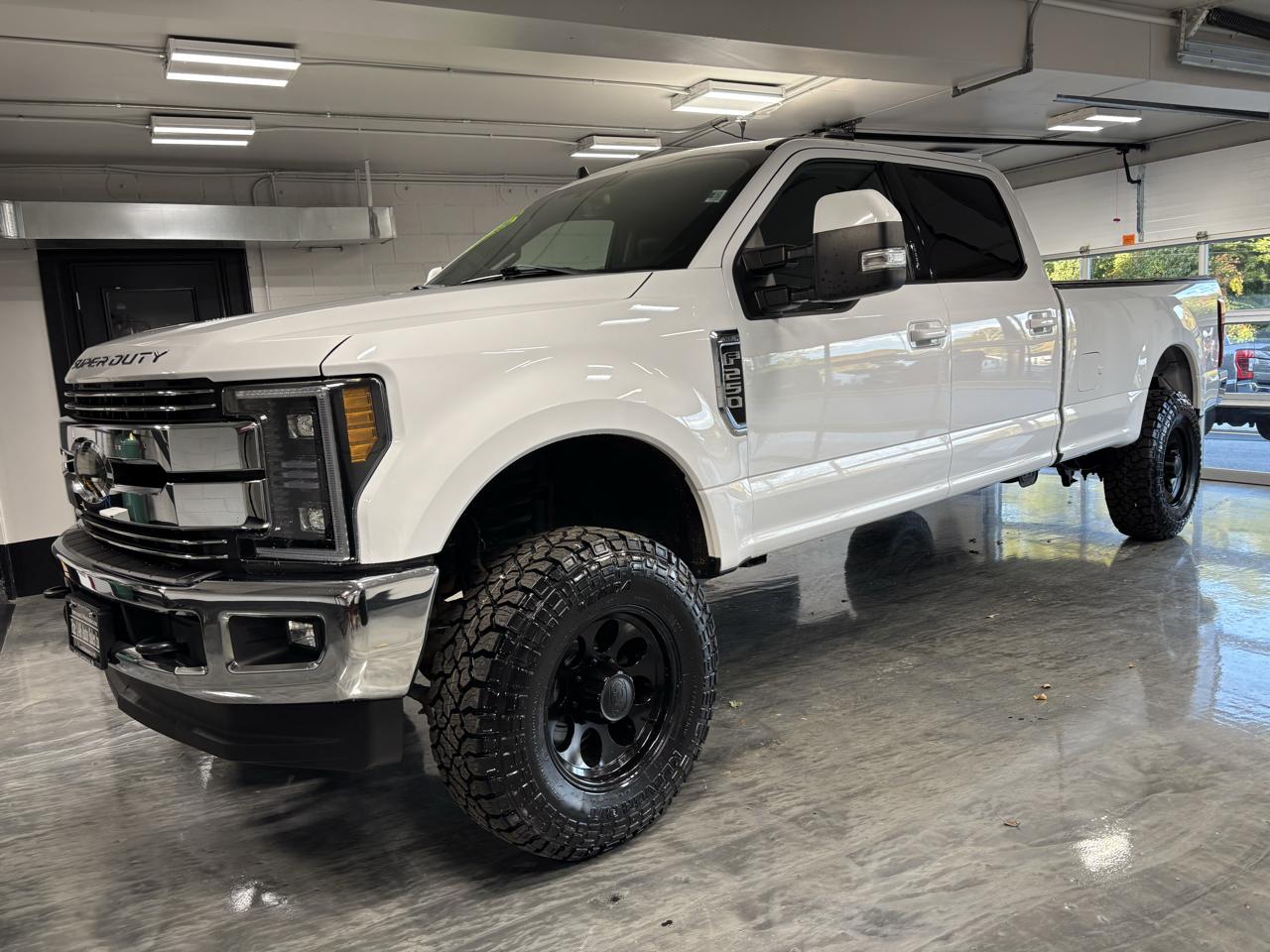 Ford Super Duty F-250 SRW Lariat 4WD Crew Cab 8' Box 2019