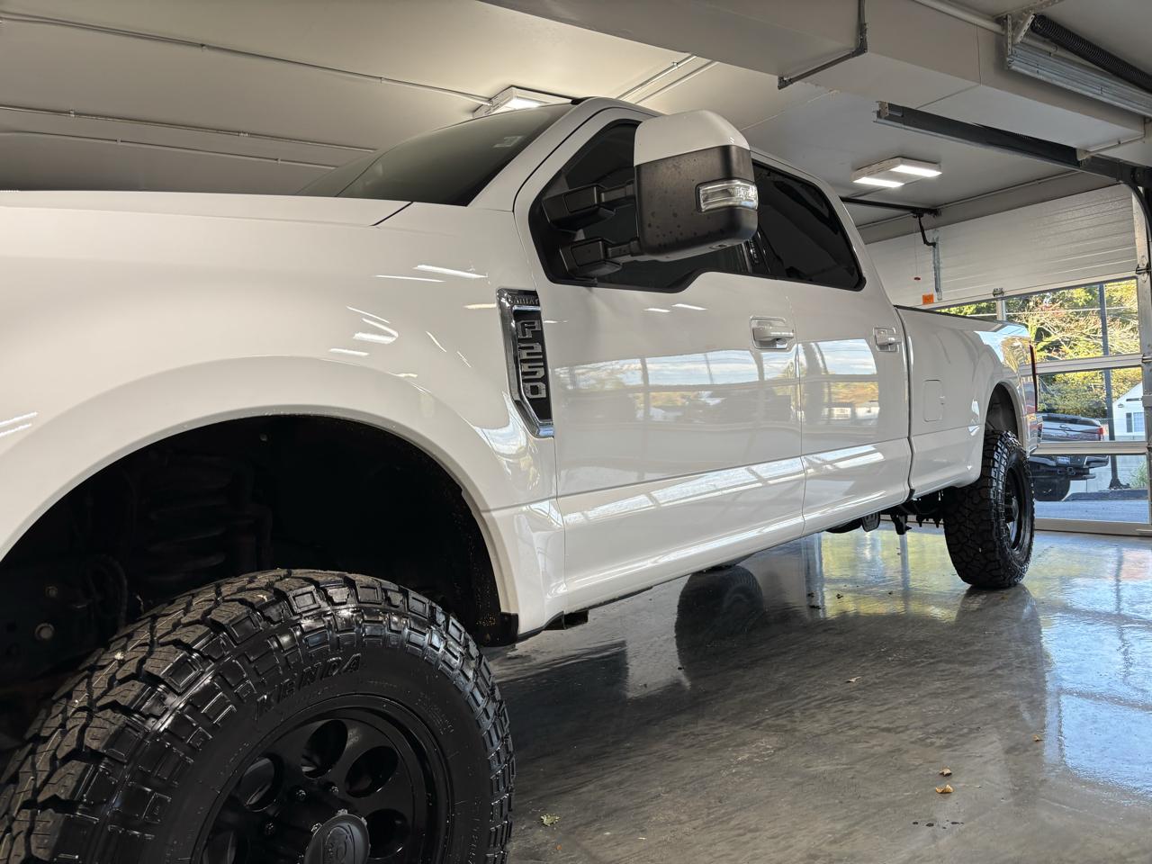 Ford Super Duty F-250 SRW Lariat 4WD Crew Cab 8' Box 2019