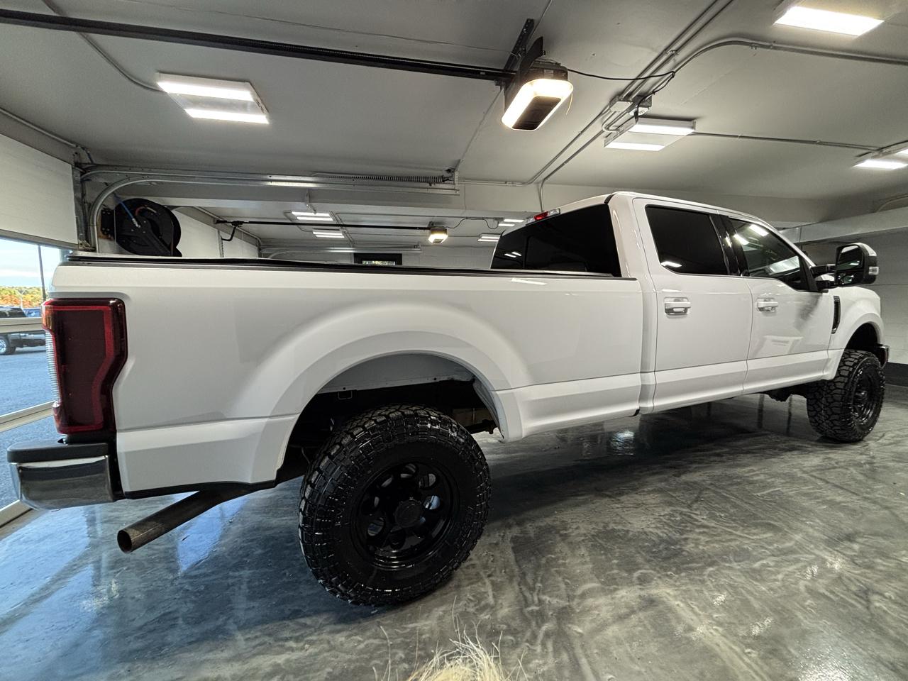 Ford Super Duty F-250 SRW Lariat 4WD Crew Cab 8' Box 2019